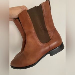 Cole Hahn Leather Chelsea Boot Size 8.5